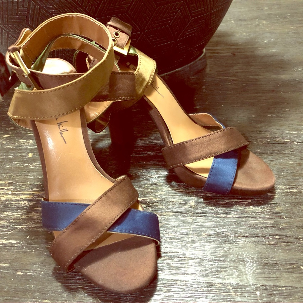 Nicole Miller multi colored strappy heels. 6.5